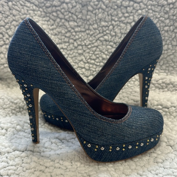 steve madden tristano  denim studded pump heels size 8M - Picture 1 of 11